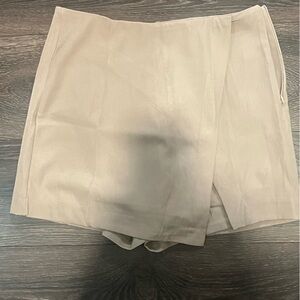 White birch khaki skort NWOT